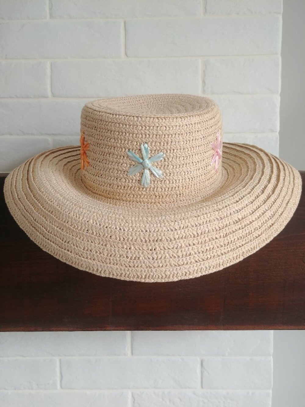 Summer paper tan straw hat with embroidered flowers